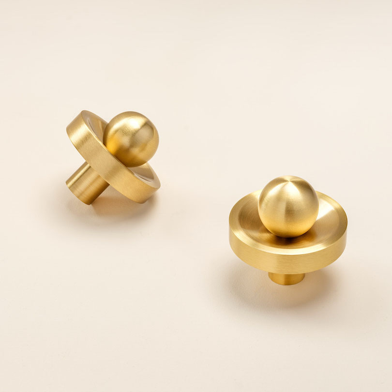 Baldinės žalvarinės rankenėlės HALOHOLD BRASS