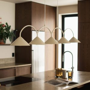 Pakabinamas šviestuvas – Curve 5 Beige – Tekstilė & Metalas